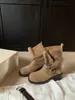 Botas de cavaleiro femininas estilo Grape Mom, com 6 cm de altura, salto grosso, sola grossa e detalhes de fivela em couro, no estilo de bota curta