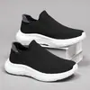 Nuevos mocasines casuales slip-on de verano y otoño, calcetines para pareja, zapatos de malla ligera de talla grande, zapatos deportivos para hombre
