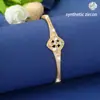 Pulseira Irregular de Cobre com Zircônia Incrustada em Forma de Coração de Luxo Leve de Alta Qualidade, Venda Quente Transfronteiriça, Joia de Mão Exquisita, Fashion e Versátil
