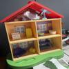 Casa de juego cerdito juguete Villa infantil habitación de doble cara paraíso de coche deportivo paquete de páginas escritorio aula autobús escolar de cuatro puertos