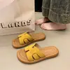 Sandálias rasteirinhas de uma tira chinelos femininos verão uso externo saia da moda praia novo estilo com pé 2026 gestantes