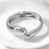 Joyería Popular para Manos Europea y Americana Transfronteriza, Simple y Moderna, Única y Exagerada, Pulsera de Metal Hueca de Borde Ancho con Resorte