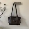 Bolsa de Ombro/Transversal Versátil Casual de Design de Nicho Nova Moda Inverno 2026 Minimalista e Elegante com Textura de Alta Qualidade