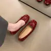 Primeiro Encontro com os Sapatos Slip-On Versáteis com Laço Aumenta-Altura da Nova Temporada, Sapatos Femininos Elegantes com Rebites para o Dia a Dia, Novidade 2026
