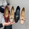 Zapatos de Mujer Estilo Francés 2026, Estilo Hada Suave Inspirado en Chanel, Zapatos de Noche con Lazo, Negro y Rojo