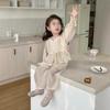 Roupa infantil atacado terno para meninas primavera e outono 25 novo estilo pequena fragrância infantil estilo estrangeiro camisa calça de perna larga conjunto doce de duas peças
