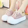 Chanclas Perezosas de Moda con Suela Gruesa para Casa que Aumentan la Altura 2025 Nuevo Verano para Mujer Combinan con Todo Huecas Transpirables Antideslizantes Puntera Cerrada Medias Chanclas