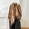Bufanda de imitación cachemir estilo zoo para mujer, nuevo modelo otoño e invierno, chal de moda transfronterizo europeo y americano, calentador de cuello largo con borlas, venta al por mayor
