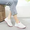 Nuevos Zapatos Deportivos Casuales de Malla para Mujer Primavera y Verano Zapatos para Caminar de Suela Gruesa Zapatos Cómodos de Suela Blanda con Cordones Zapatos de Tela Old Beijing