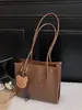 2026 Nova Bolsa Tote de Alta Qualidade Texturizada Moda Versátil Estilosa Minimalista Retrô Grande Capacidade Ombro Axila Bolsa Feminina