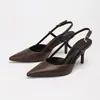 Tacones altos de PU mate de una sola tira al por mayor de fábrica, tacones altos de moda estilo francés, punta fina, color liso, sandalias de tacón de aguja elegantes