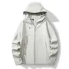 Jaqueta softshell de alto giro outono/inverno 2026, unissex, quente, à prova de vento, impermeável, respirável, com capuz, moderna e versátil