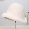 Chapéu Balde de Moda Elegante e Versátil para Outono/Inverno 2026 com Borda de Pelúcia, Laço e Decoração de Fenda nas Costas