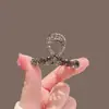 Accesorios para el cabello de alta gama 2023, nuevo clip con diamantes de imitación, pequeño clip de agarre para mujer, clip lateral para la parte posterior del cabello, accesorios para el cabello, media corbata, clip para el cabello de tamaño pequeño
