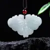 Colgante de mariposa de jade helado natural, colgante de jade de mariposa tridimensional finamente tallado, amuleto protector elegante para mujer