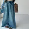 Conjunto de 3 Peças para Meninas Outono 2026 Estilo Acadêmico Retrô Bordado Cartoon Malha Camisa de Renda Jeans