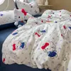 Juego de cama de cuatro piezas con gasa de doble capa, diseño de dibujos animados lindo, suave y cómodo, lavable a máquina, adecuado para dormitorios de estudiantes