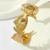 Joia de Pulseira Aberta Larga Transfronteiriça Europeia e Americana, Pulseira Exagerada e Requintada Oca de Aço Titânio Grau Ouro 18K Venda por Atacado