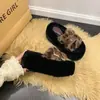 Chinelos peludos com fivela de couro, simples e elegantes, para mulheres, de alta qualidade, sola grossa, quentes, adequados para uso externo, versáteis, chinelos de tira única para pessoas preguiçosas, estilo outono e inverno