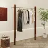 Estante de Exhibición para Tienda de Ropa de Acero Inoxidable con Color Madera Natural Estilo Chino, Soporte de Exhibición Engrosado, Accesorios de Belleza Minimalistas de Moda, Perchero