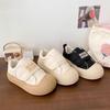 Zapatos blancos pequeños de suela gruesa de color blanco leche para mujer, feos, adorables, nuevos y elegantes zapatos de nicho de otoño con gancho y bucle, zapatos de pan de cabeza grande para estudiantes, zapatos de tabla