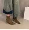 Botines Cortos de Punta Francesa para Niños Otoño/Invierno Botines de Tobillo de Terciopelo de Moda para Mujer Zapatos 2026 Botas Adelgazantes Tacón Alto Marrón Nuevos Pequeños