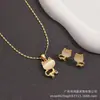 Conjunto de Colar com Pingente de Gato e Brincos, Estilo Coreano, Luxo Leve, Sensação de Alta Qualidade, Design com Zircônia, Corrente Versátil para Clavícula, Presente de Brincos