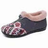 Comercio Electrónico Transfronterizo Tallas Grandes Invierno 2026 Mocasines Bordados para Mujer Moda Retro Tacón Bajo Planos Slip-on Zapatos para Mujer