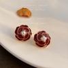 Pendientes estilo Hong Kong retro elegantes y sencillos con forma de gota de vino tinto, chapados en rosa y aceite, de 14 quilates, para otoño e invierno, joyería de fábrica para mujer