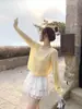 Roupa de Praia para Férias, Estilo Fino Novo Outwear de Verão Feminino, Saída de Praia Levemente Transparente com Proteção Solar, Camiseta de Manga Longa, Blusa de Gola Redonda