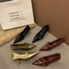 Zapatos de tacón de aguja puntiagudos de moda 2026 para mujer, elegantes y versátiles, cómodos para usar todo el día, adecuados para el trabajo y el trayecto diario