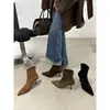 Botas elásticas de tacón de aguja de gamuza con punta fina estilo coreano Chuyuji para mujer, botines cortos versátiles de corte ajustado, cómodas botas estilo Martin con un aspecto elegante