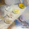 Botones coloridos pequeños de peces, mariposas, monedas, nubes, estrellas, triángulos, de dos agujeros irregulares y color degradado para ropa de niños y mujeres DIY