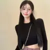 Camiseta gris ajustada de manga larga para chica guapa, camiseta básica para mujer, top corto ajustado de otoño, que deja ver el ombligo, prenda interior de punto para mujeres menudas