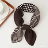 Bufanda Pequeña de Seda Cálida y Elegante Versátil para Otoño e Invierno para Mujer, Popular Estilo Nuevo 2025, Combinable con Ropa, Chal, Pañuelo Cuadrado, Bufanda para el Cuello