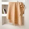 Bufanda de Cuello Gruesa Cálida con Borlas de Doble Cara Rayada a Cuadros de Otoño e Invierno para Mujer Cachemir Artificial Venta al por Mayor