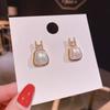 Brincos franceses de alta qualidade com pétalas brancas e delicadas, brincos de borla de flor e pérolas, moda feminina, tudo combina