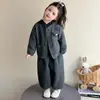 Conjunto de três peças com capuz de urso, espesso, estilo coreano para meninas, para primavera e outono de 2026, nova moda, roupa infantil para meninas pequenas