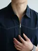 Camisa Polo Casual Transpirable de Manga Corta para Hombre Estilo Old Money de Lino, Seda de Morera y Algodón con Cuello Alto y Media Cremallera Verano 2026