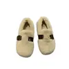 Pantuflas peludas para usar en exteriores en invierno, nuevo estilo 2026 mocasines slip-on de invierno, zapatos de algodón planos de suela blanda, cálidos y forrados de felpa