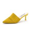 Popular en Internet Cabeza Tejida Voladora Ropa Exterior 2024 Primavera Nuevo Tejido Calado Puntiagudo Zapatillas de Tacón Alto Bolso de Mujer Sandalias de Mujer
