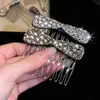 Peine para recogido coreano de lujo ligero de alta gama con lazo y pedrería, moderno y versátil, un accesorio para el cabello de moda para la parte posterior de la cabeza
