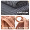 Toallas de coralina transfronterizas, adecuadas para uso doméstico, absorbentes, sin pelusa, suaves y disponibles en diseños de rayas de colores dulces.; un juego de toallas de baño