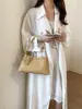 Bolso de Axila de Nicho Estilo Francés 2026 con Acabado de Alta Gama, Bolso de Mano Tejido a la Moda, Bolso Baguette de Hombro Único para Madre e Hija