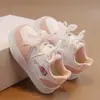 Tênis com Laço Estilo Fofo Sapatos Casuais Primavera Crianças 2026 Tênis de Skate para Meninas Novos Sapatos Brancos Solado Macio