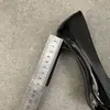 Otoño 2026 Nuevo Estilo Europeo y Americano Charol Puntiagudos Sexy Tacón de Aguja Zapatos de Moda Talla Grande Zapatos de Trabajo Tacones Altos para Mujer