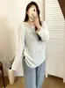 Ropa para mujer de talla grande con un diseño irregular, top de punto hueco suelto Otoño 2026 para mujeres de talla grande