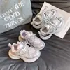 Colección primavera 2025: zapatos deportivos transpirables y a la moda para niños, zapatos casuales versátiles y modernos para niños y niñas, zapatos atléticos duraderos y resistentes al desgaste