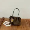Bolsa de mão de camurça transfronteiriça, nova moda retrô feminina 2026, bolsa de ombro, acabamento fosco, adequada para o dia a dia e uso crossbody