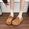 Sapatos Birkenstock brancos retrô versáteis de sola grossa com cobertura total para mulheres, novo modelo outono 2026, adequados para combinar com saias, sapatos macios de sola que aumentam a altura.